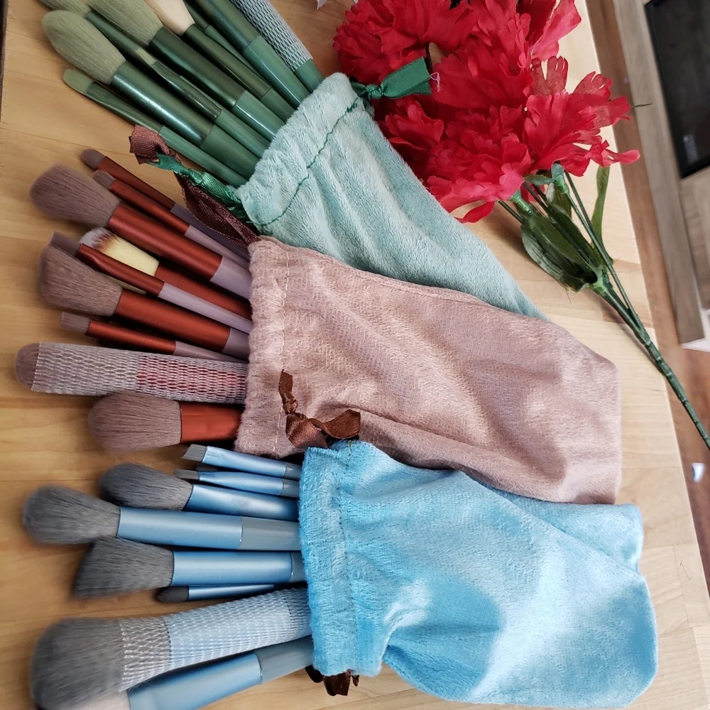 High-Quality Professional Makeup Brushes, Green, Blue, Brown